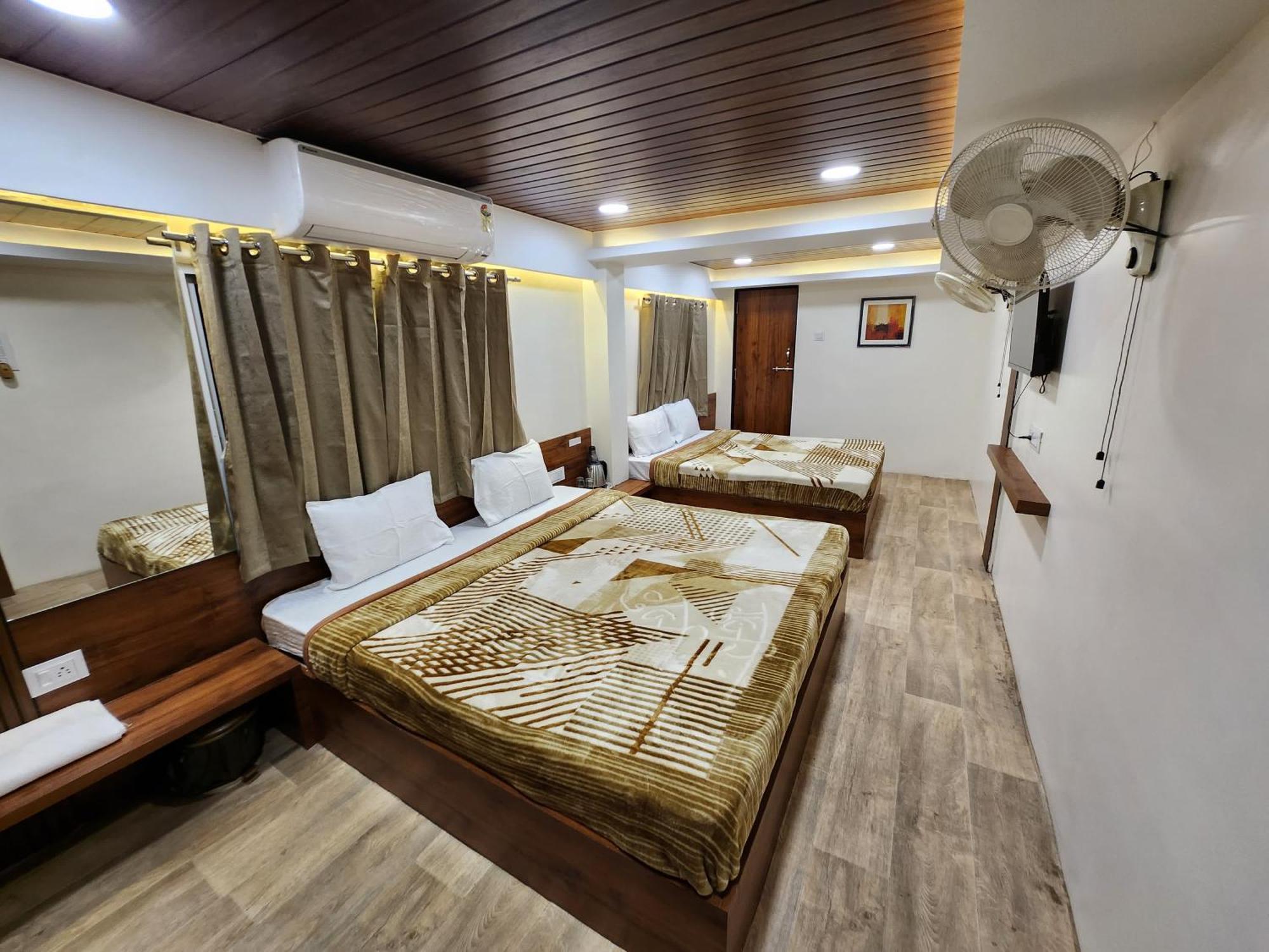 Hotel Anantshree Ujjain Eksteriør billede