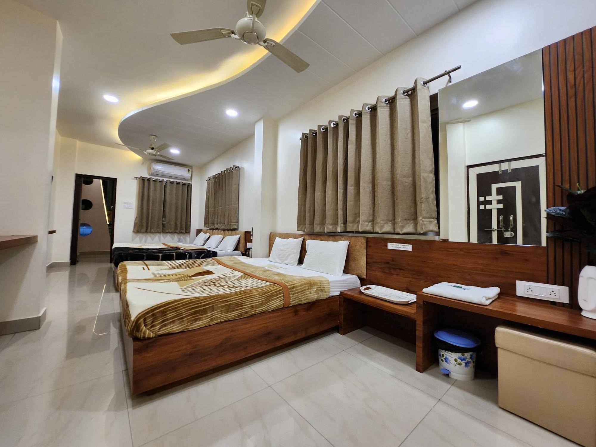 Hotel Anantshree Ujjain Eksteriør billede