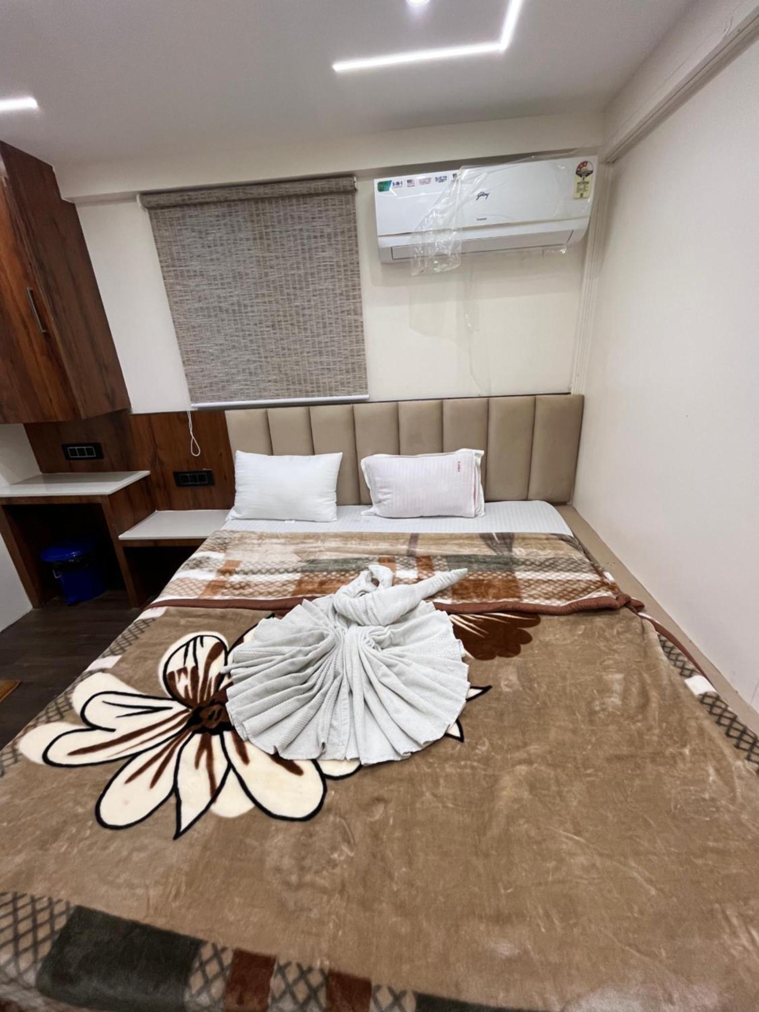 Hotel Anantshree Ujjain Eksteriør billede