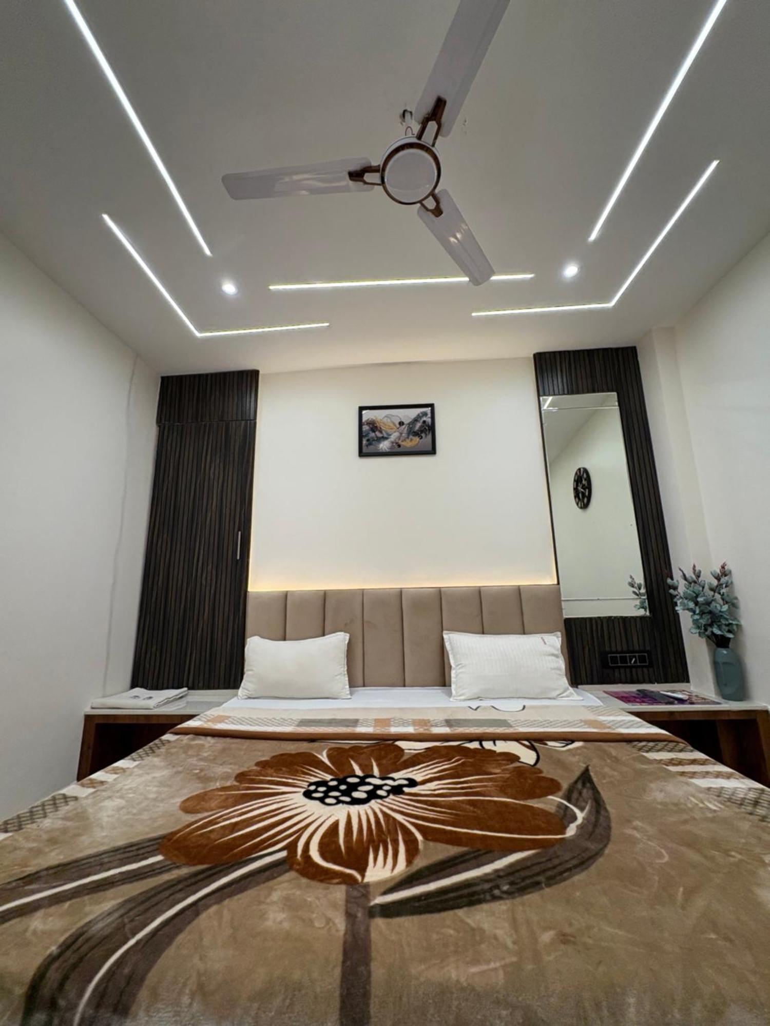 Hotel Anantshree Ujjain Eksteriør billede