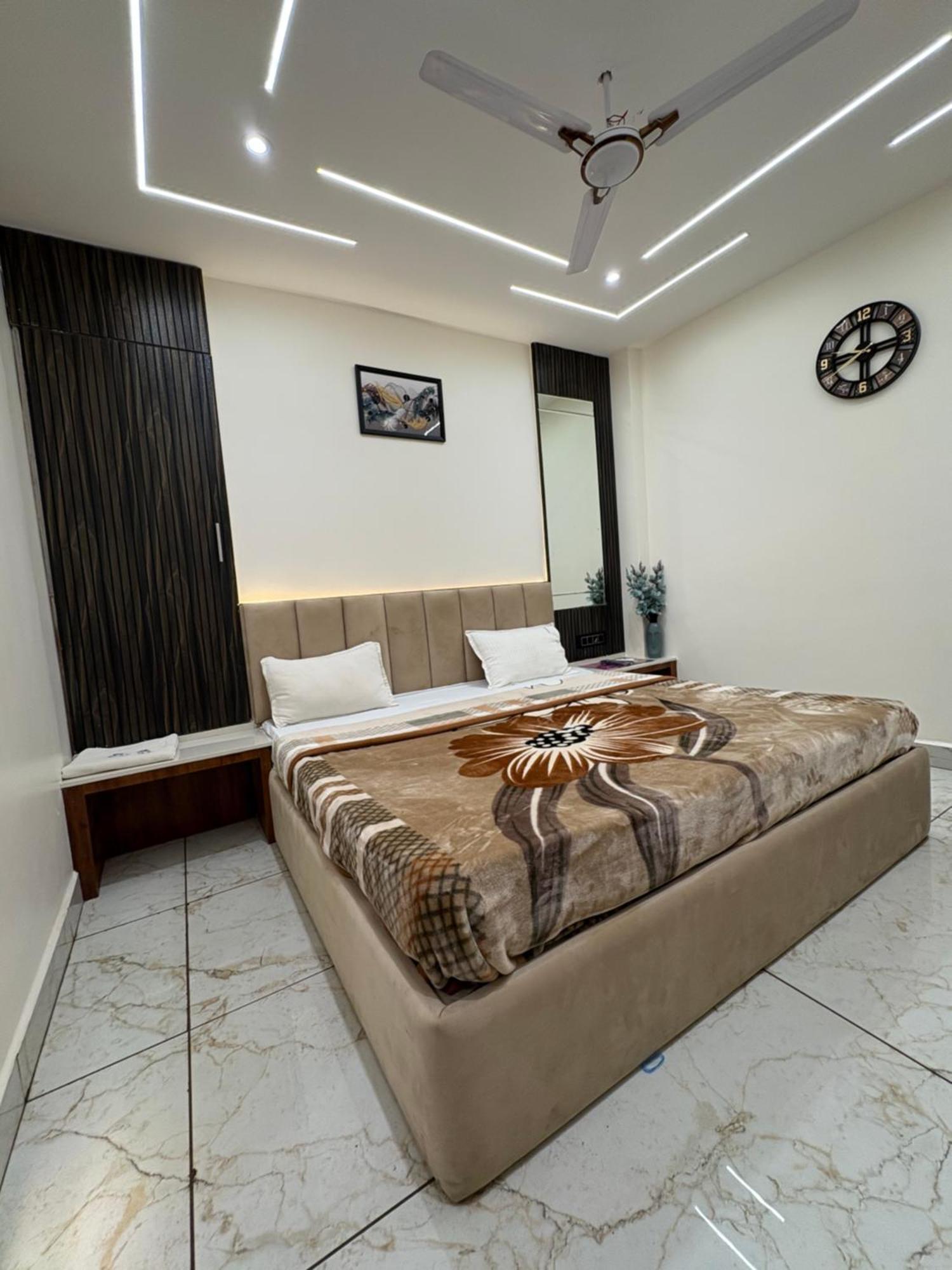 Hotel Anantshree Ujjain Eksteriør billede