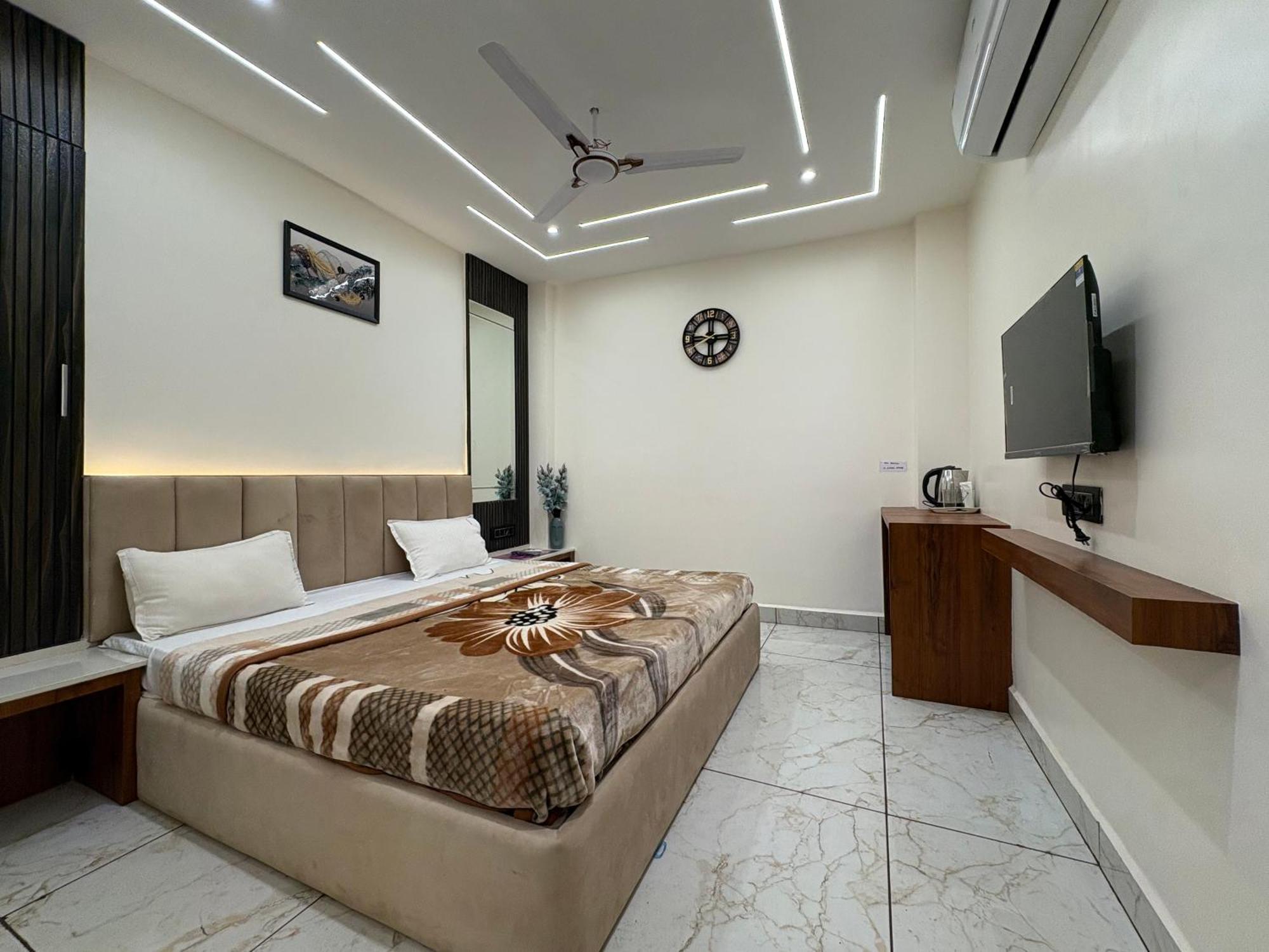 Hotel Anantshree Ujjain Eksteriør billede