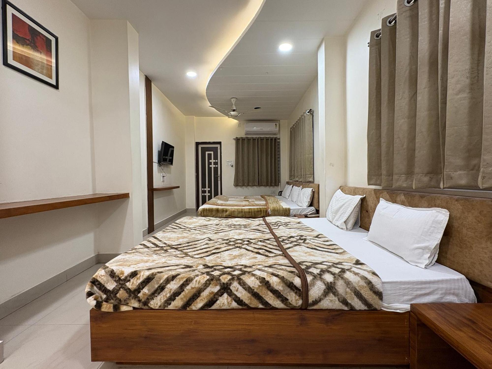 Hotel Anantshree Ujjain Eksteriør billede