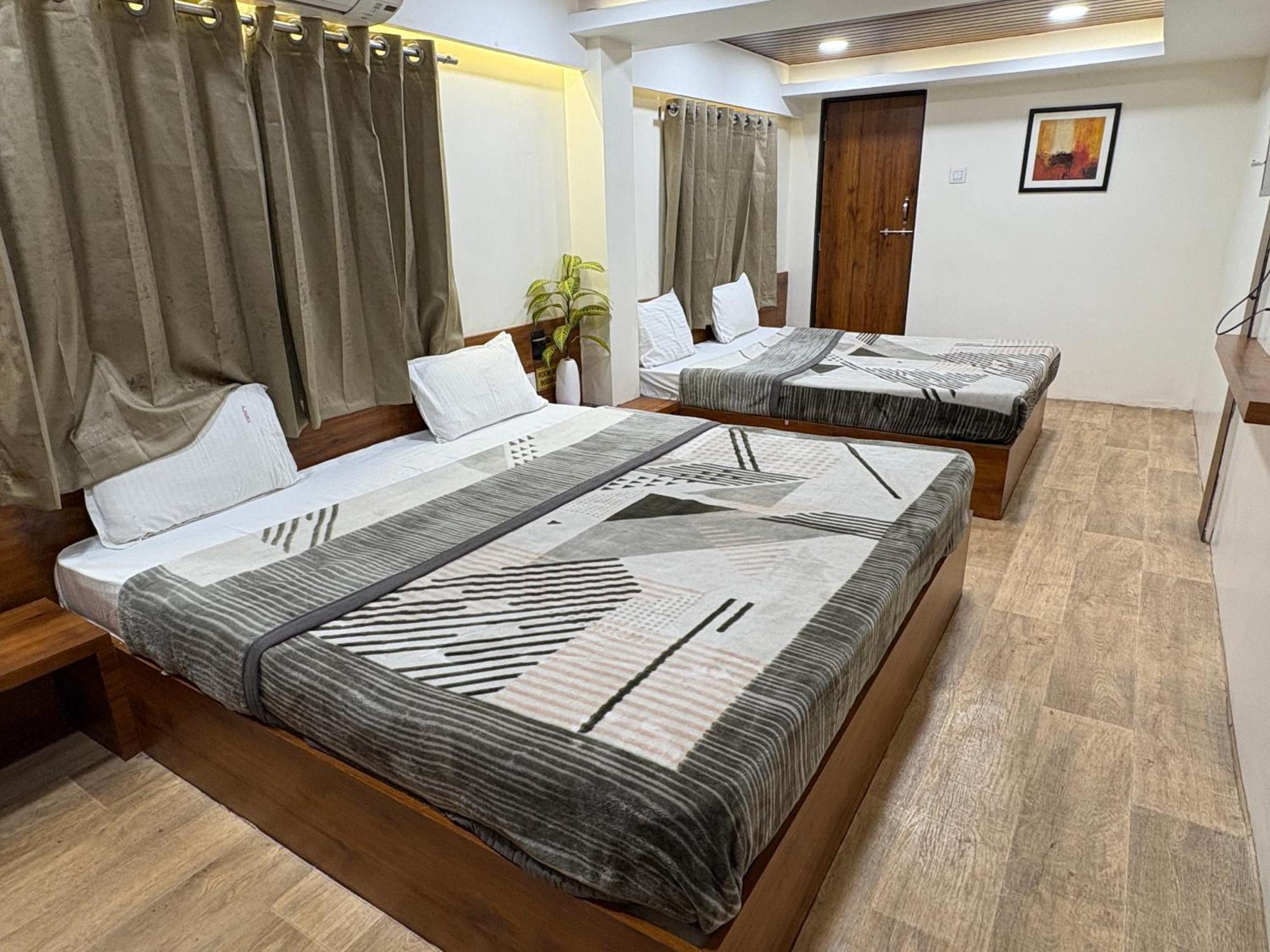Hotel Anantshree Ujjain Eksteriør billede