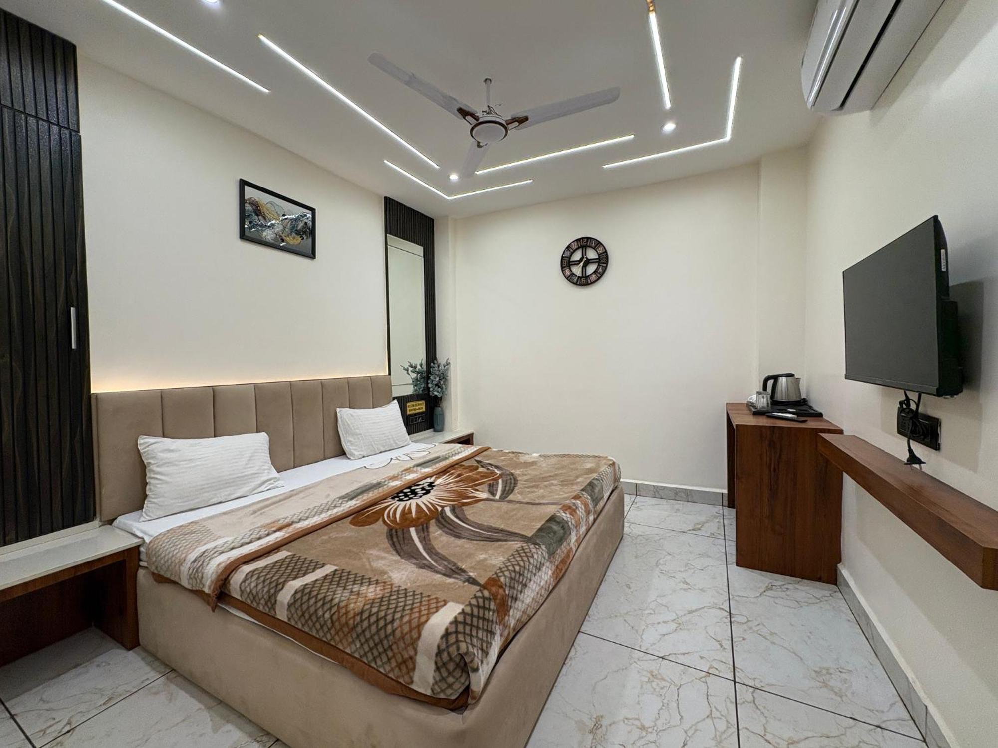 Hotel Anantshree Ujjain Eksteriør billede