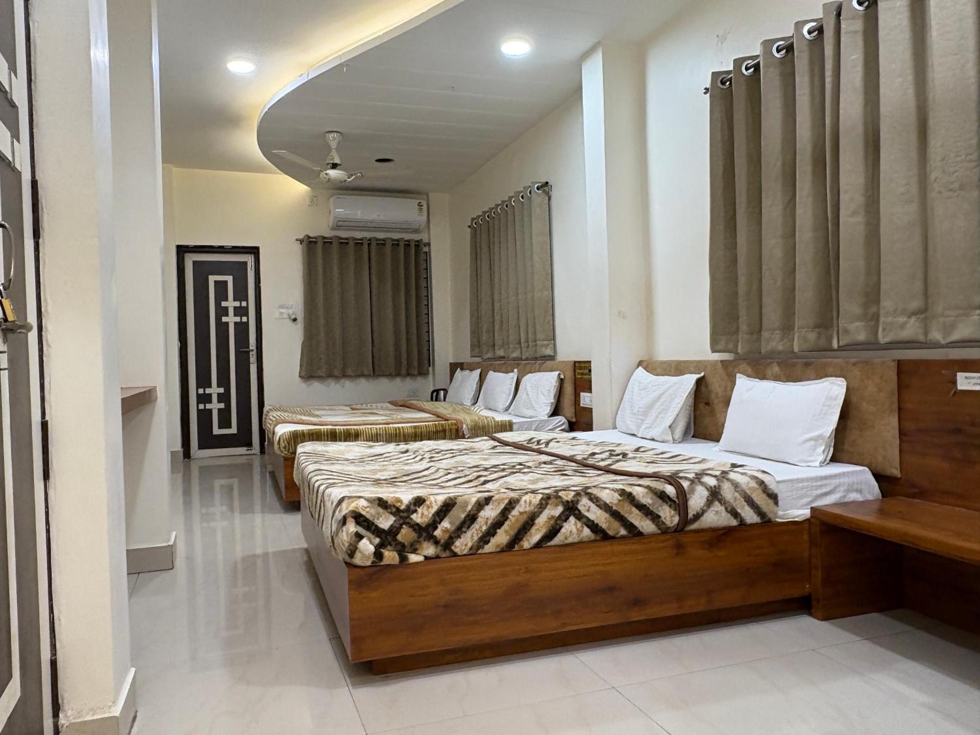 Hotel Anantshree Ujjain Eksteriør billede
