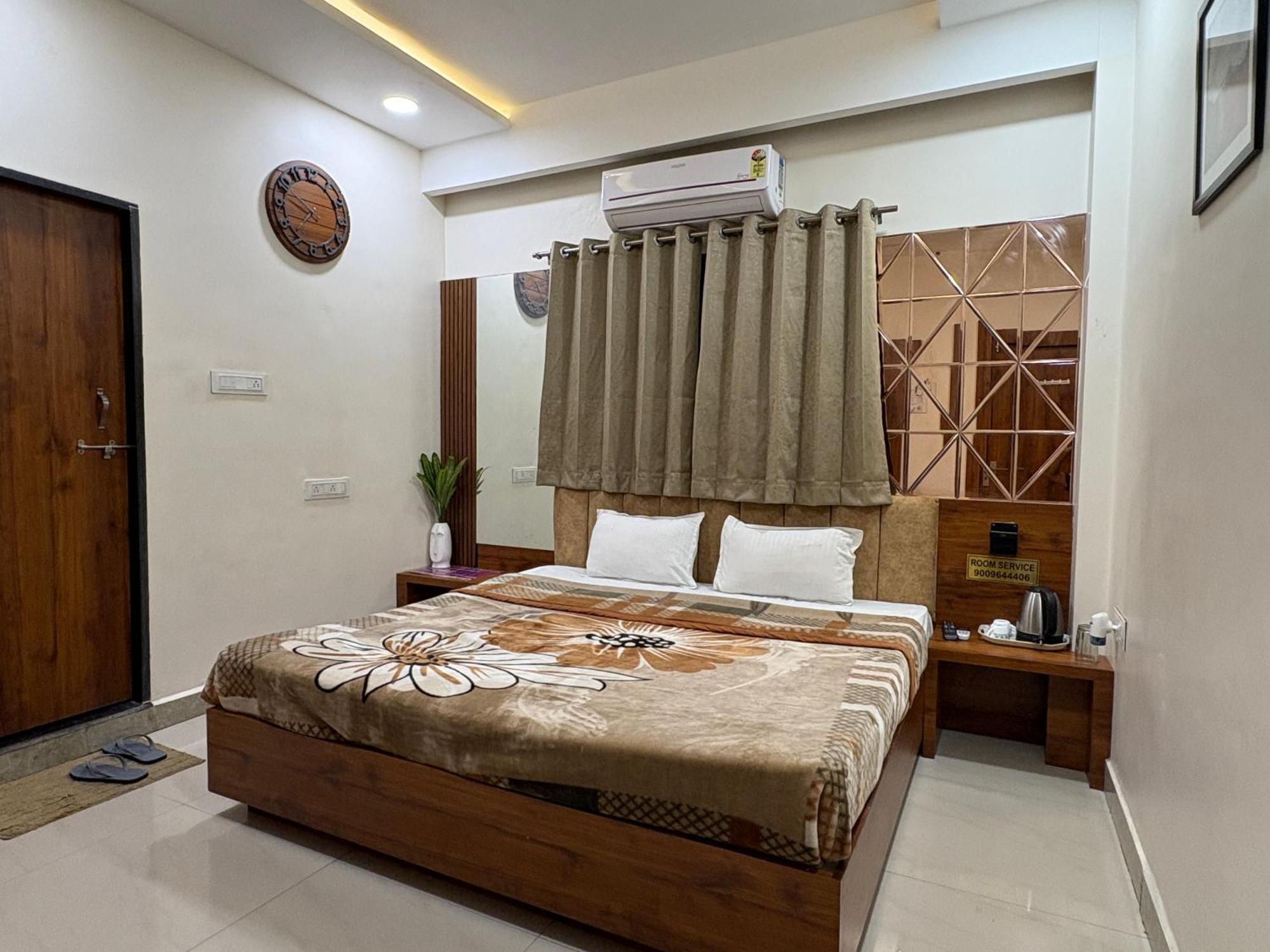 Hotel Anantshree Ujjain Eksteriør billede