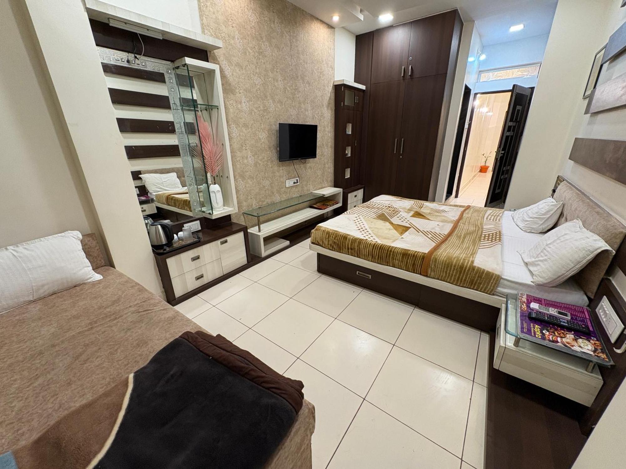Hotel Anantshree Ujjain Eksteriør billede