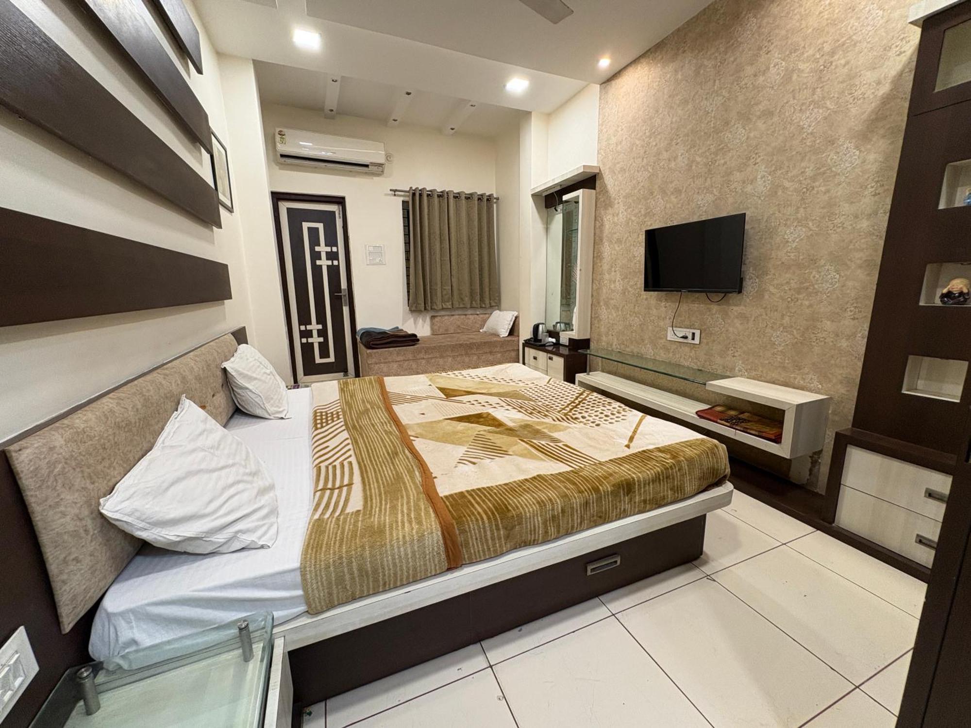 Hotel Anantshree Ujjain Eksteriør billede